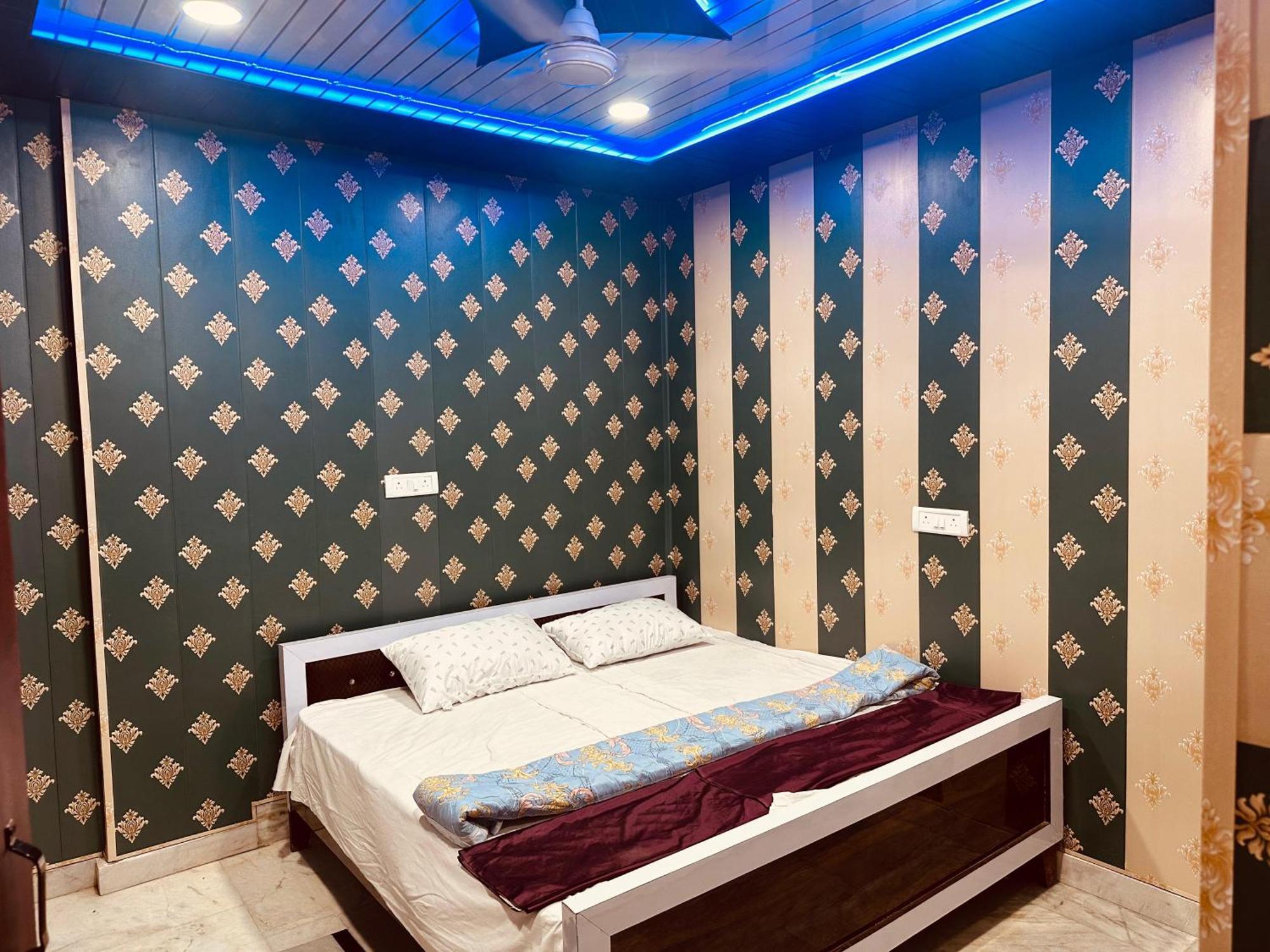 Hotel Raju Homestay Ayodhya 150 Meters From Shree Ram Janmbhoomi Temple 200 Meters From Ayodhya Dham Railway Station Ngoại thất bức ảnh