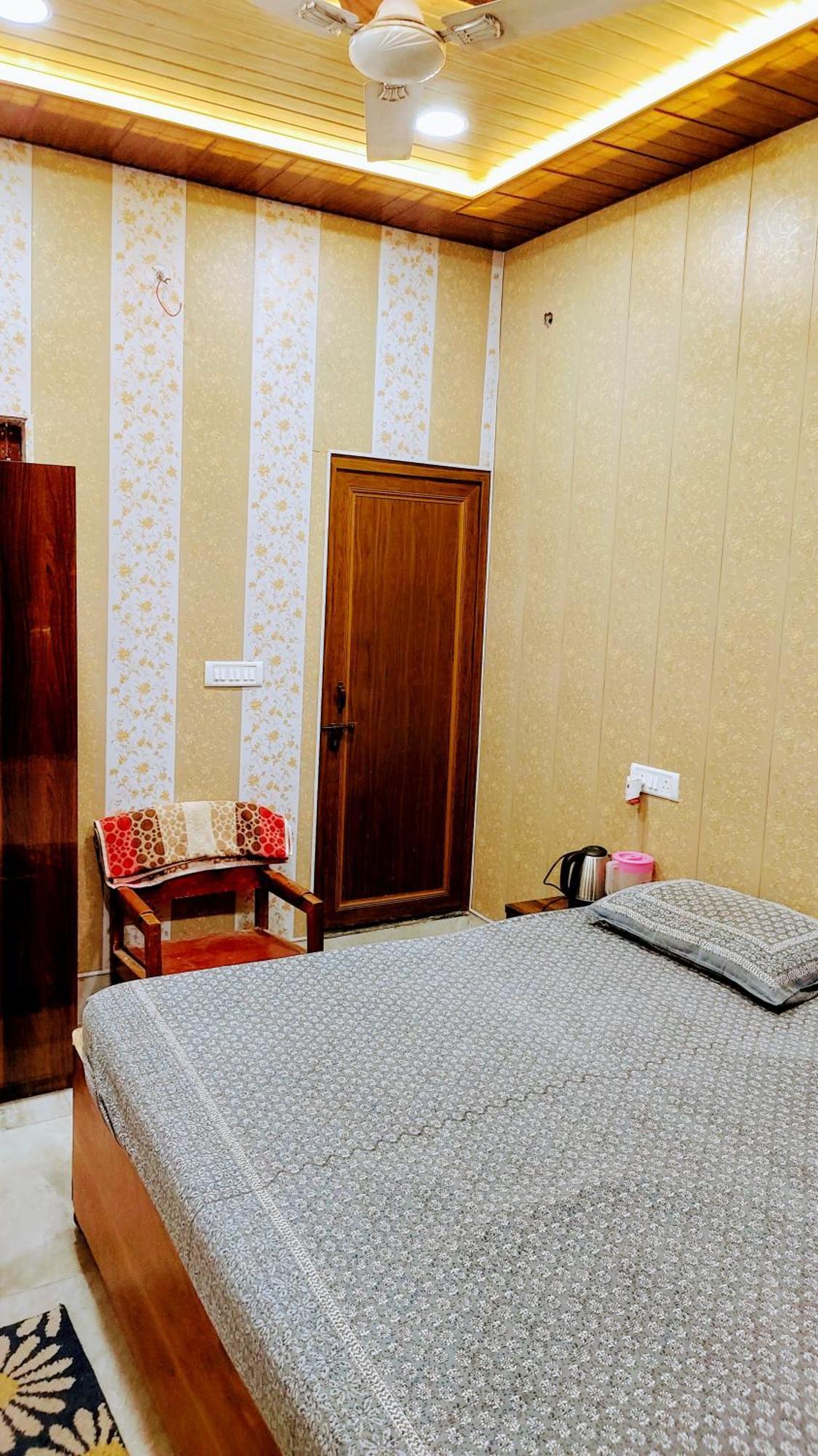 Hotel Raju Homestay Ayodhya 150 Meters From Shree Ram Janmbhoomi Temple 200 Meters From Ayodhya Dham Railway Station Ngoại thất bức ảnh