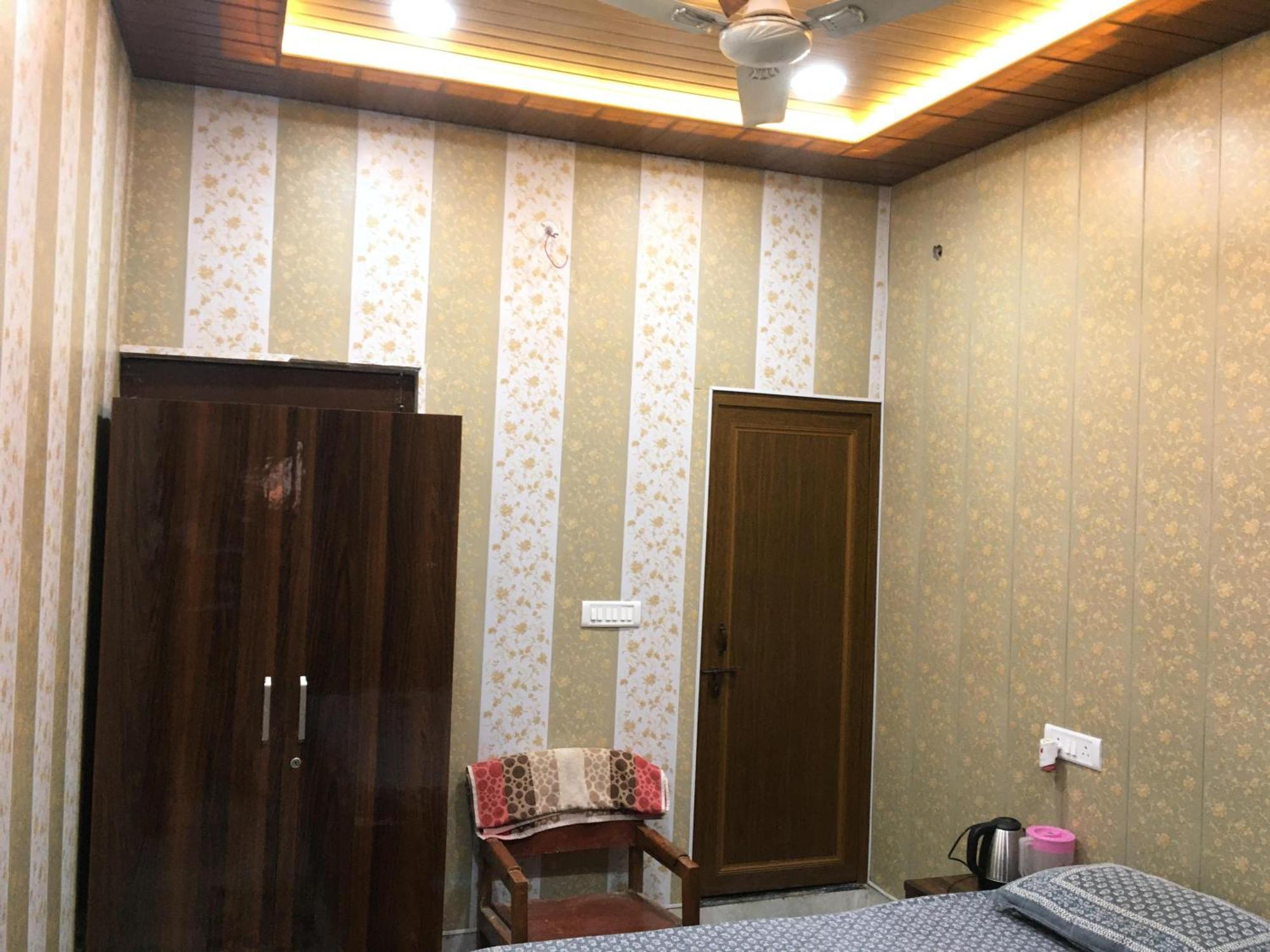 Hotel Raju Homestay Ayodhya 150 Meters From Shree Ram Janmbhoomi Temple 200 Meters From Ayodhya Dham Railway Station Ngoại thất bức ảnh