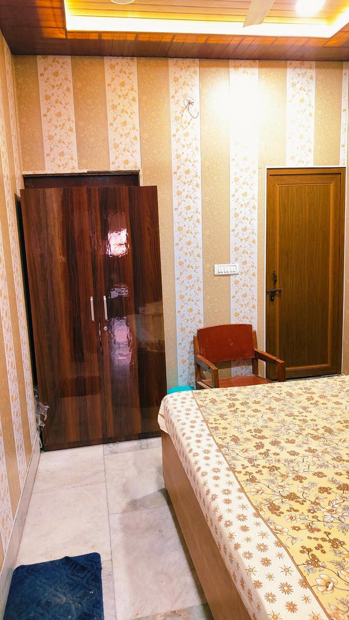 Hotel Raju Homestay Ayodhya 150 Meters From Shree Ram Janmbhoomi Temple 200 Meters From Ayodhya Dham Railway Station Ngoại thất bức ảnh