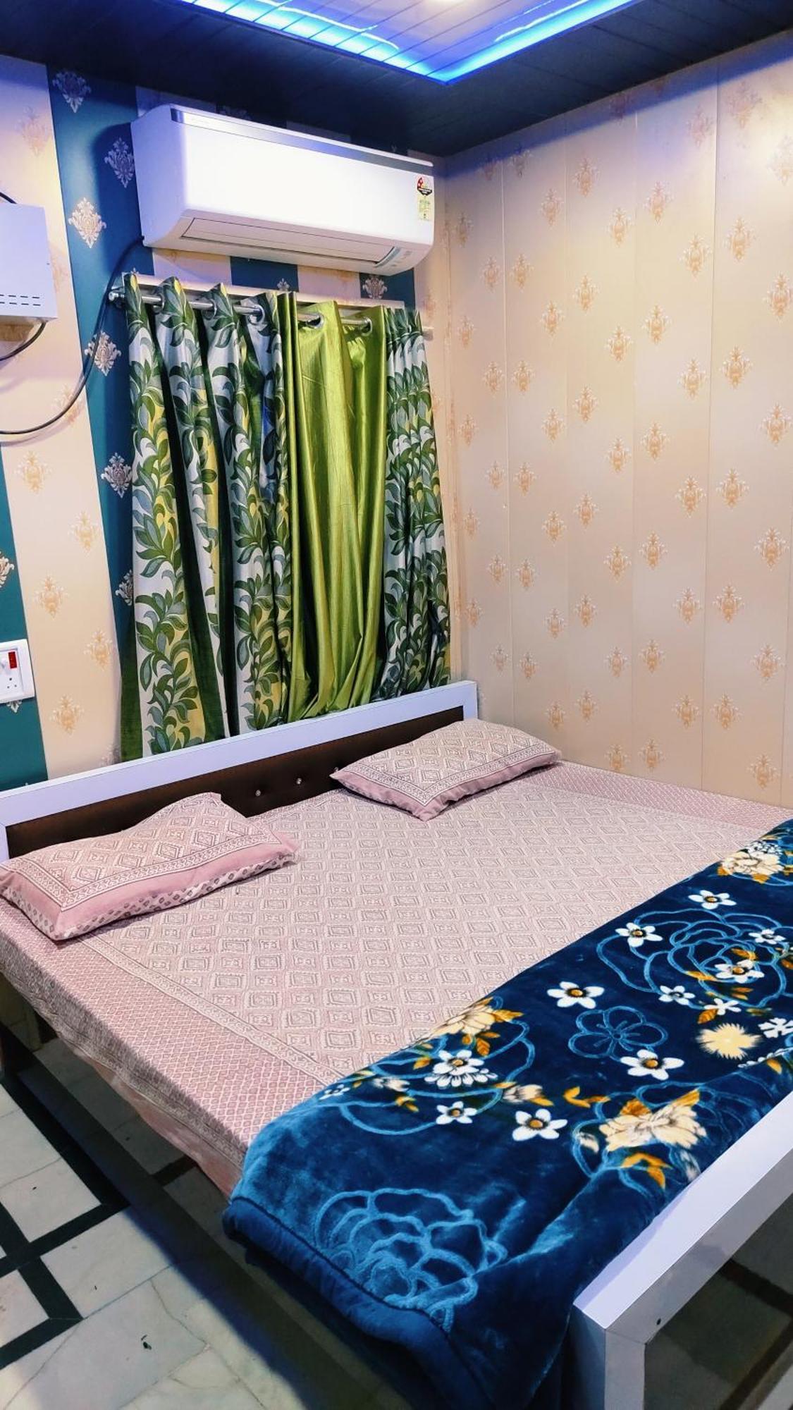 Hotel Raju Homestay Ayodhya 150 Meters From Shree Ram Janmbhoomi Temple 200 Meters From Ayodhya Dham Railway Station Ngoại thất bức ảnh