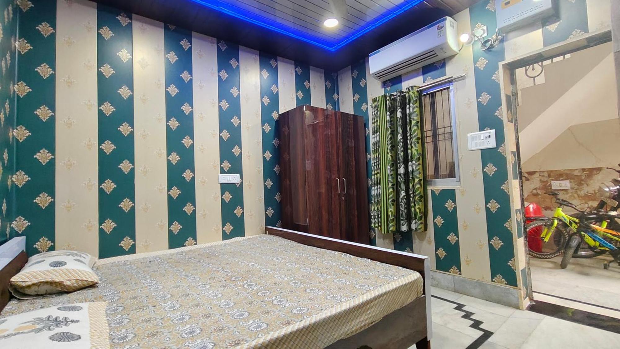 Hotel Raju Homestay Ayodhya 150 Meters From Shree Ram Janmbhoomi Temple 200 Meters From Ayodhya Dham Railway Station Ngoại thất bức ảnh