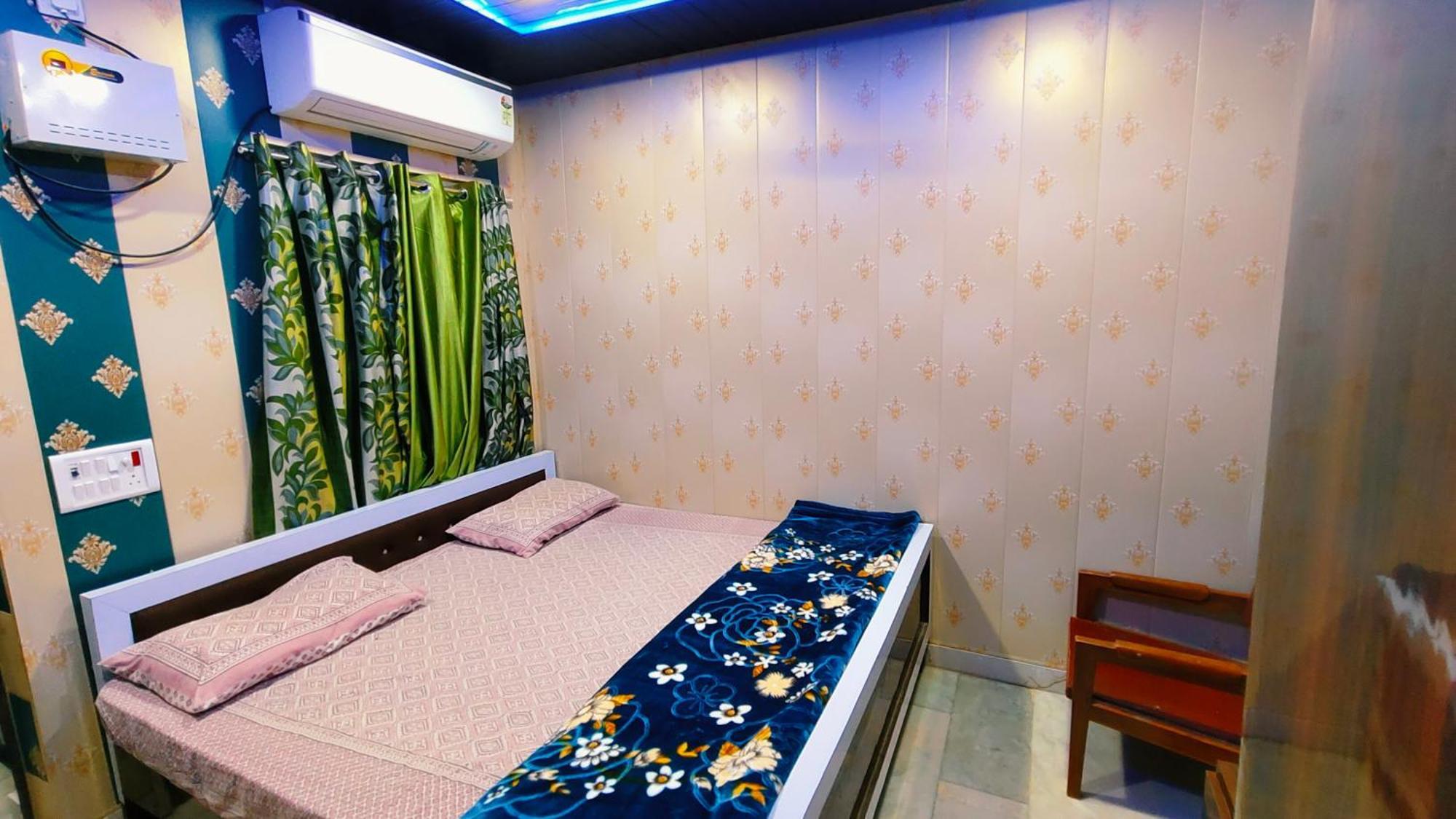 Hotel Raju Homestay Ayodhya 150 Meters From Shree Ram Janmbhoomi Temple 200 Meters From Ayodhya Dham Railway Station Ngoại thất bức ảnh