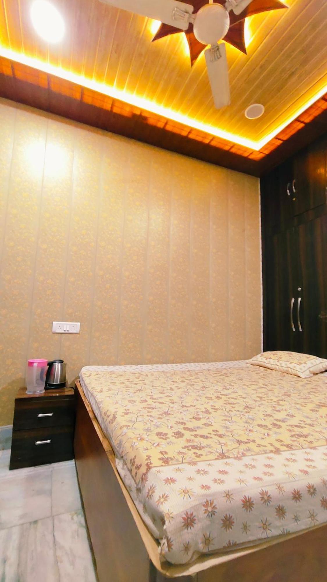 Hotel Raju Homestay Ayodhya 150 Meters From Shree Ram Janmbhoomi Temple 200 Meters From Ayodhya Dham Railway Station Ngoại thất bức ảnh