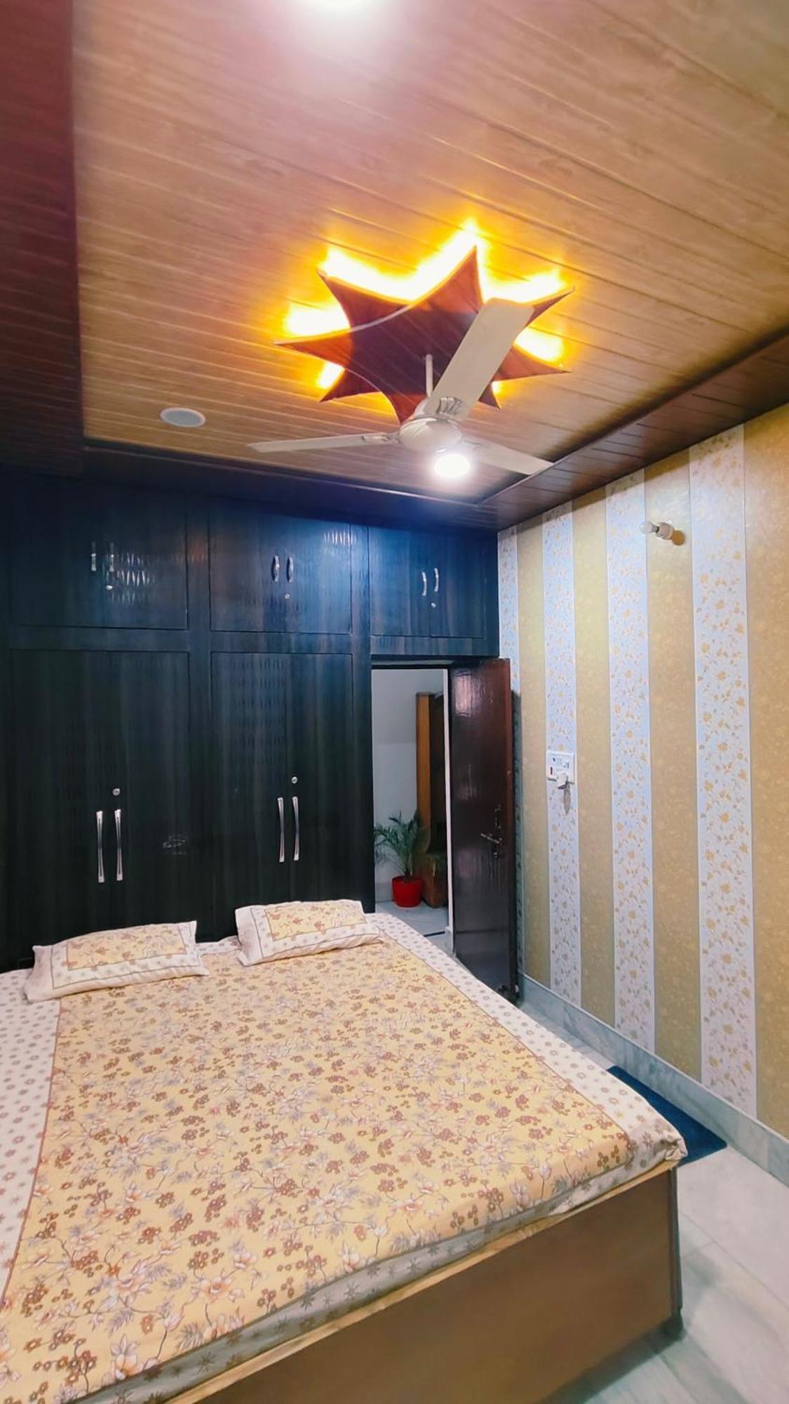 Hotel Raju Homestay Ayodhya 150 Meters From Shree Ram Janmbhoomi Temple 200 Meters From Ayodhya Dham Railway Station Ngoại thất bức ảnh