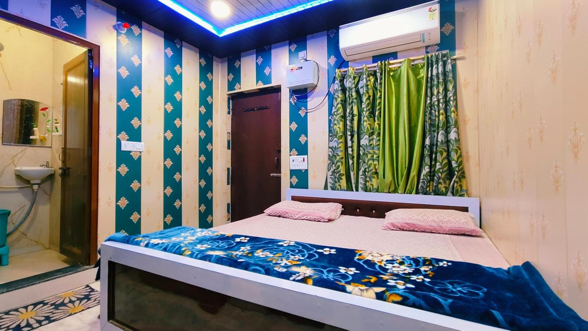 Hotel Raju Homestay Ayodhya 150 Meters From Shree Ram Janmbhoomi Temple 200 Meters From Ayodhya Dham Railway Station Ngoại thất bức ảnh