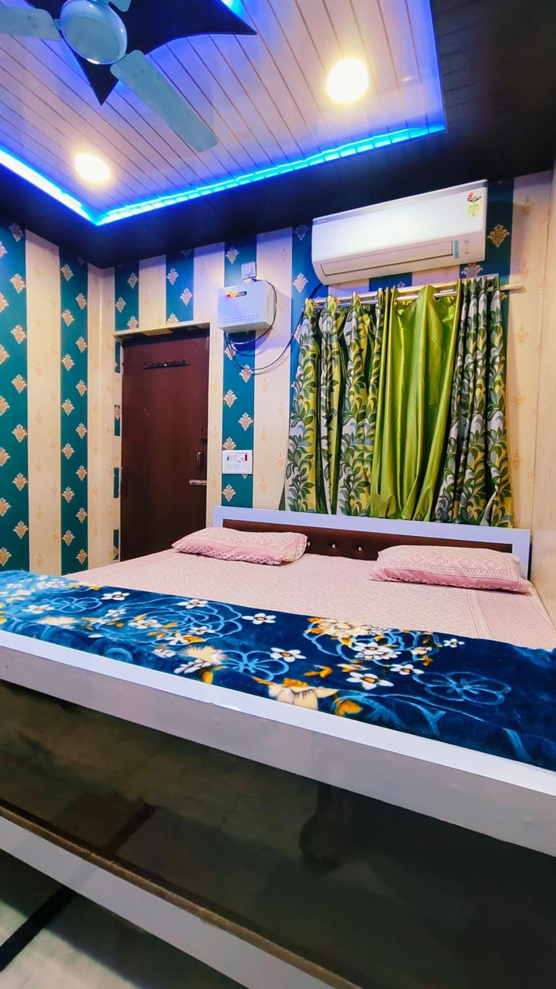 Hotel Raju Homestay Ayodhya 150 Meters From Shree Ram Janmbhoomi Temple 200 Meters From Ayodhya Dham Railway Station Ngoại thất bức ảnh